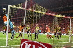 爱游戏-职业联赛缺乏青少年观众连接机制，没职业联赛