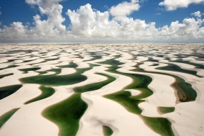 爱游戏官方-校园足球引入场景式教学法提高实战理解能力，足球进校园方案