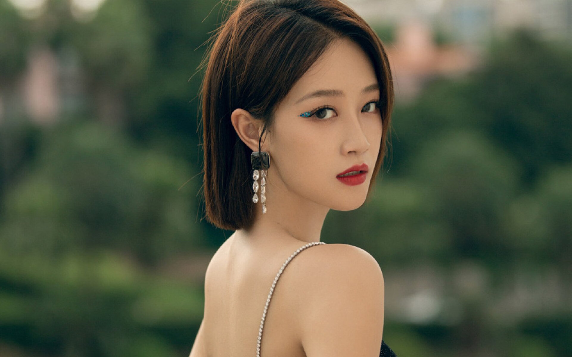 校园足球联赛推广体育文化氛围，校园足球推广学校方案